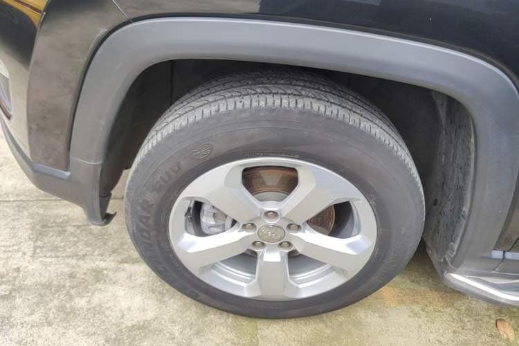 Used Jeep Compass 2017 200T Automatic Family Edition Left Front Wheel Hub