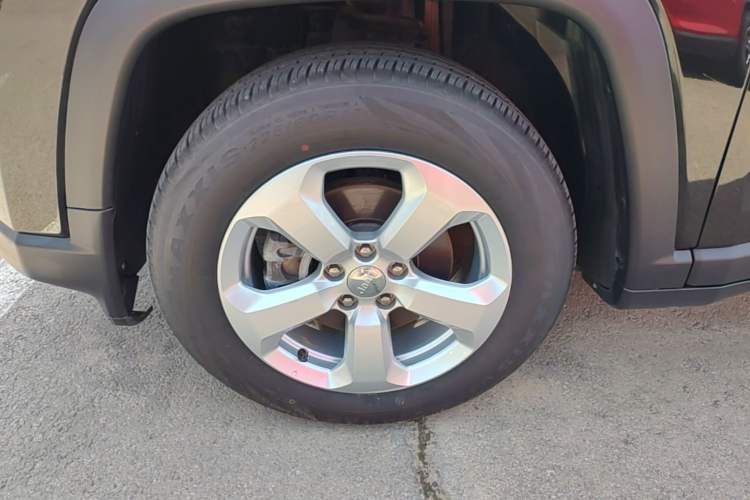 Used Jeep Compass 2017 200T Automatic Family Edition Left Front Wheel Hub