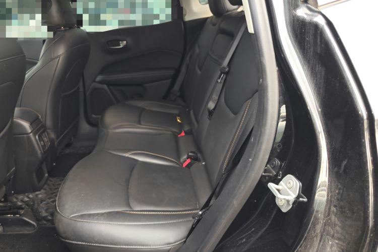 Used Jeep Compass 2017 200T Automatic Family Enjoyment Four-Wheel Drive Edition Left Rear Seat