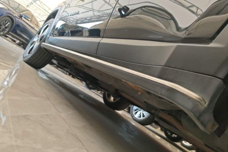Used Jeep Compass 2017 200T Automatic Prestige Edition Left Side Sill