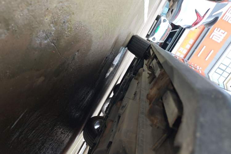 Used Jeep Compass 2017 200T Automatic Family Edition Left Side Sill