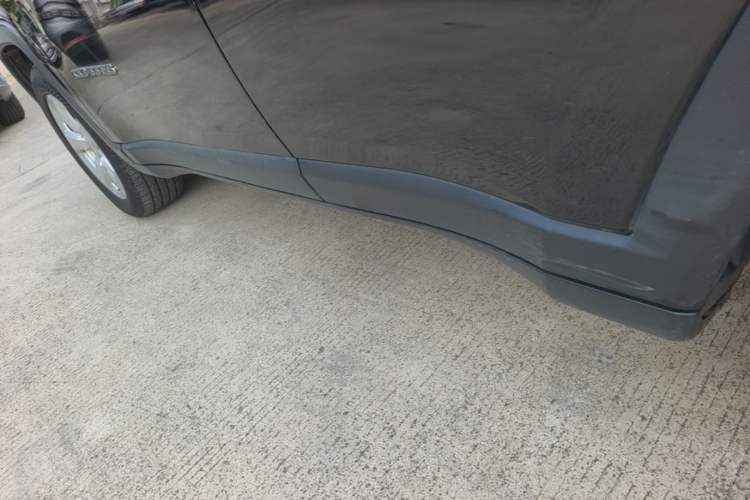 Used Jeep Compass 2017 200T Automatic Family Edition Left Side Sill