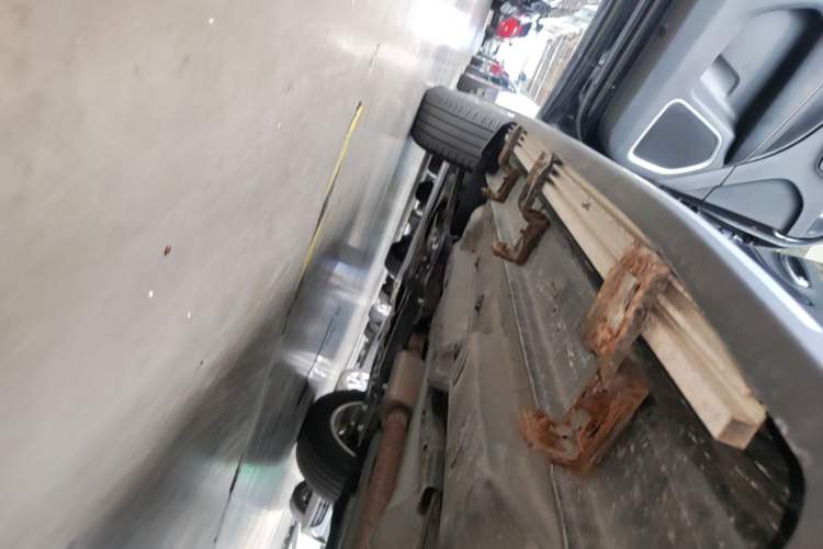 Used Jeep Compass 2017 200T Automatic Comfort Edition Left Side Sill