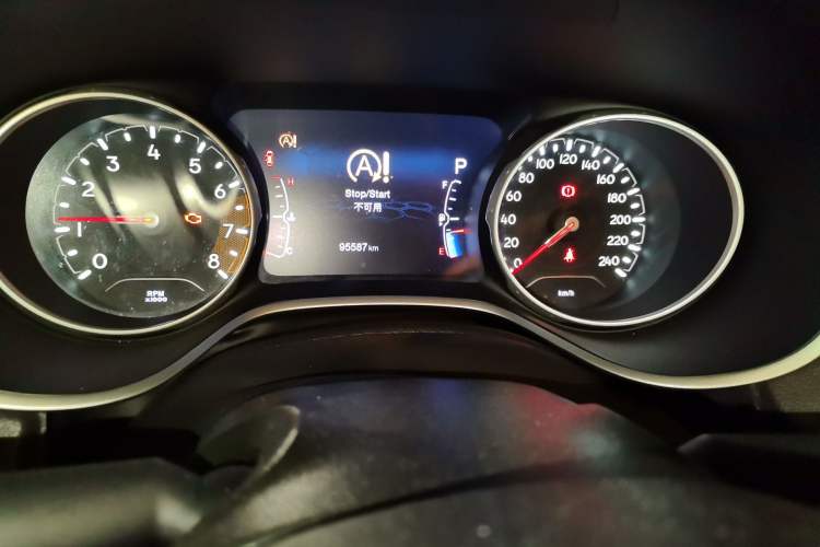Used Jeep Compass 2017 200T Automatic Family Edition Odometer Close Up