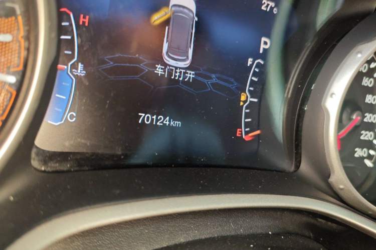 Used Jeep Compass 2017 200T Automatic Family Edition Odometer Close Up