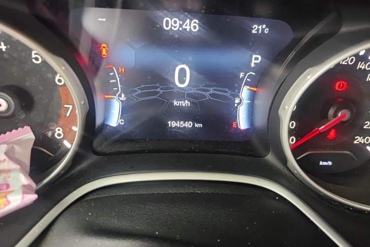 Used Jeep Compass 2017 200T Automatic Family Enjoyment Four-Wheel Drive Edition Odometer Close Up