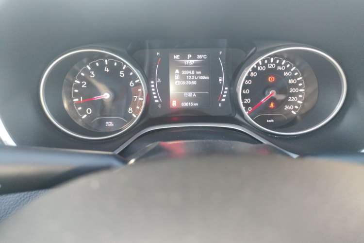Used Jeep Compass 2017 200T Automatic Enjoyment Version Odometer Close Up