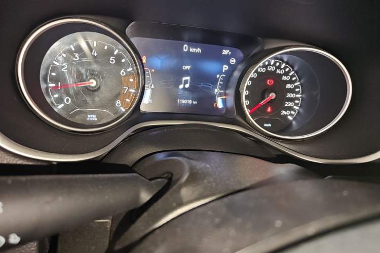 Used Jeep Compass 2017 200T Automatic Family Enjoyment Four-Wheel Drive Edition Odometer Close Up