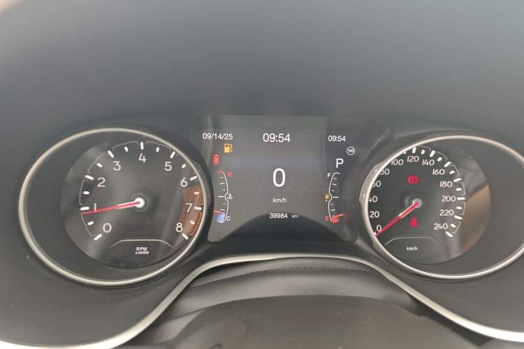 Used Jeep Compass 2017 200T Automatic Family Edition Odometer Close Up