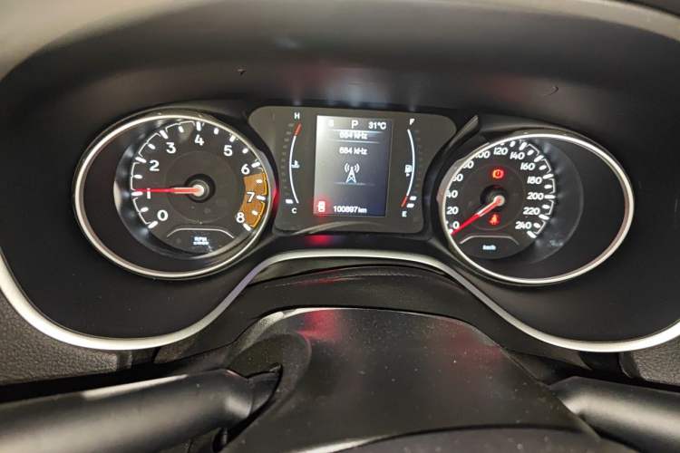 Used Jeep Compass 2017 200T Automatic Enjoyment Version Odometer Close Up