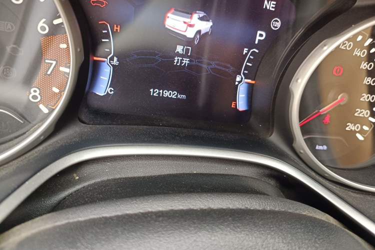 Used Jeep Compass 2017 200T Automatic Family Edition Odometer Close Up