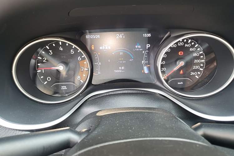 Used Jeep Compass 2017 200T Automatic Family Edition Odometer Close Up