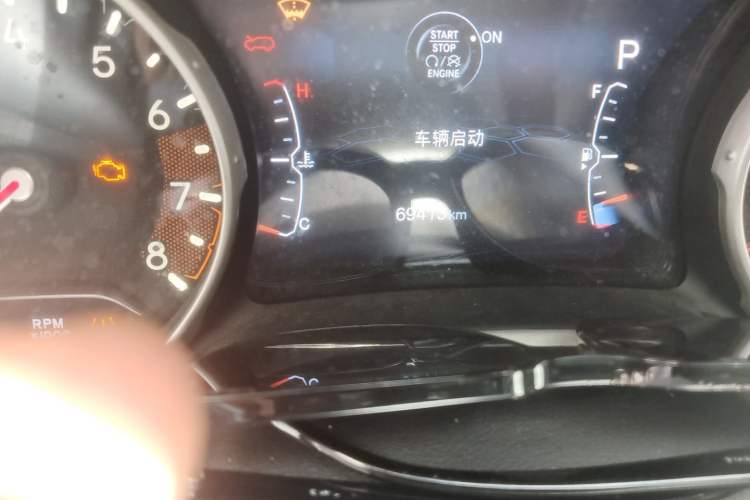 Used Jeep Compass 2017 200T Automatic Family Edition Odometer Close Up