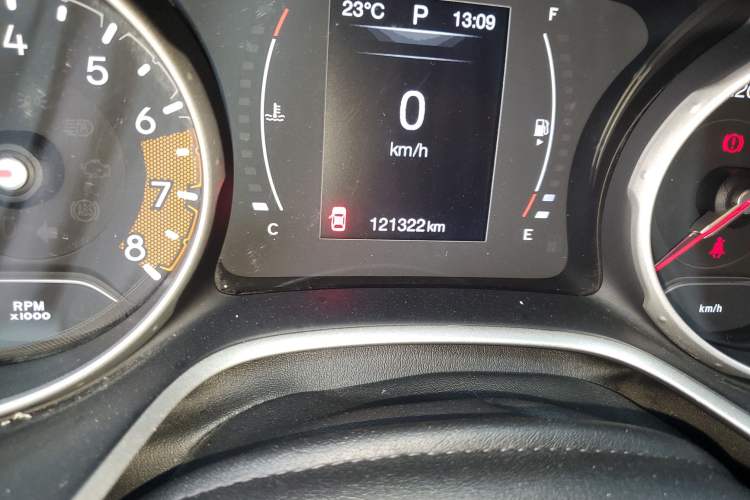 Used Jeep Compass 2017 200T Automatic Enjoyment Edition Odometer Close Up