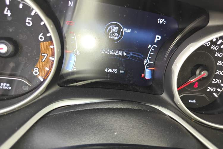 Used Jeep Compass 2017 200T Automatic Family Enjoyment Four-Wheel Drive Edition Odometer Close Up