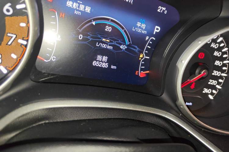 Used Jeep Compass 2017 200T Automatic Family Edition Odometer Close Up