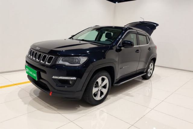 Jeep Compass 2017 200T Automatic Family Edition مستعملة