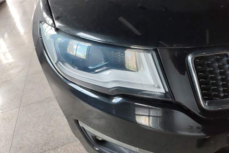 Used Jeep Compass 2017 200T Automatic Family Edition Right Front Headlight