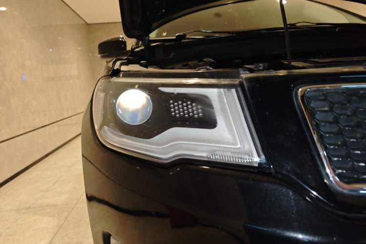 Used Jeep Compass 2017 200T Automatic Family Edition Right Front Headlight