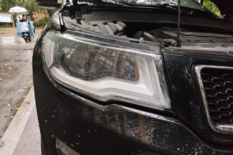 Used Jeep Compass 2017 200T Automatic Comfort Edition Right Front Headlight