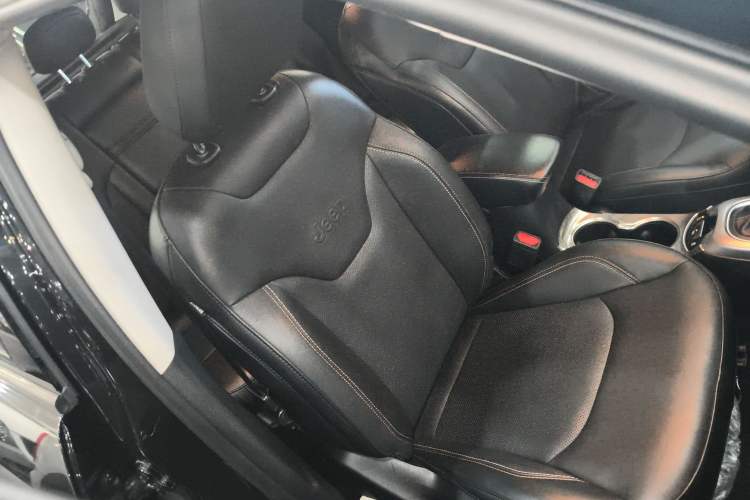 Used Jeep Compass 2017 200T Automatic Family Edition Right Front Seat