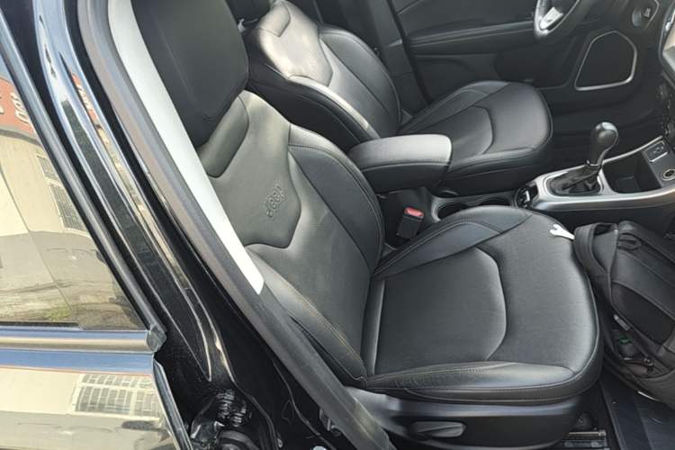 Used Jeep Compass 2017 200T Automatic Family Edition Right Front Seat