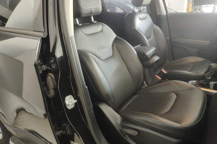 Used Jeep Compass 2017 200T Automatic Family Edition Right Front Seat