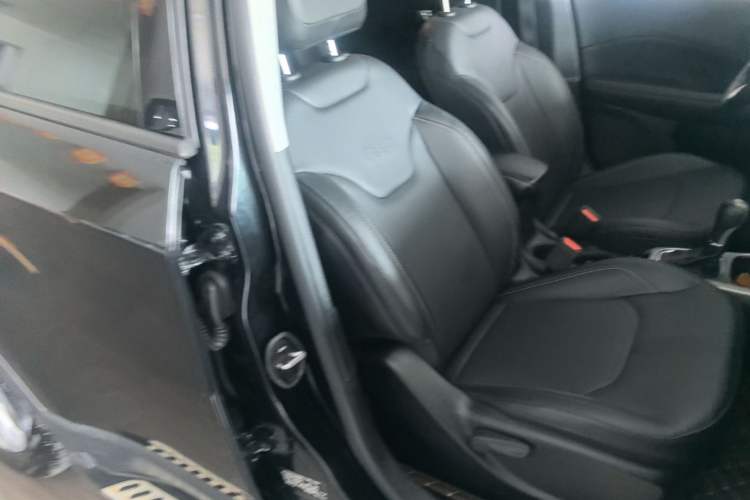 Used Jeep Compass 2017 200T Automatic Family Edition Right Front Seat
