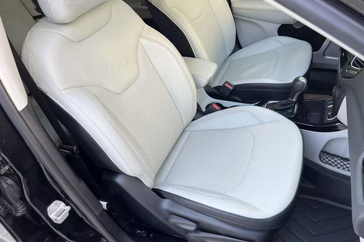 Used Jeep Compass 2017 200T Automatic Prestige Edition Right Front Seat