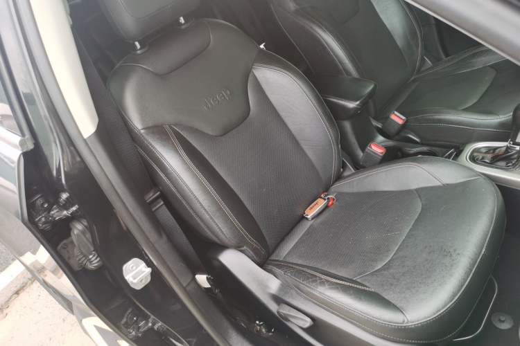 Used Jeep Compass 2017 200T Automatic Family Edition Right Front Seat