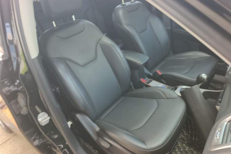 Used Jeep Compass 2017 200T Automatic Family Edition Right Front Seat