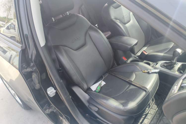 Used Jeep Compass 2017 200T Automatic Family Edition Right Front Seat