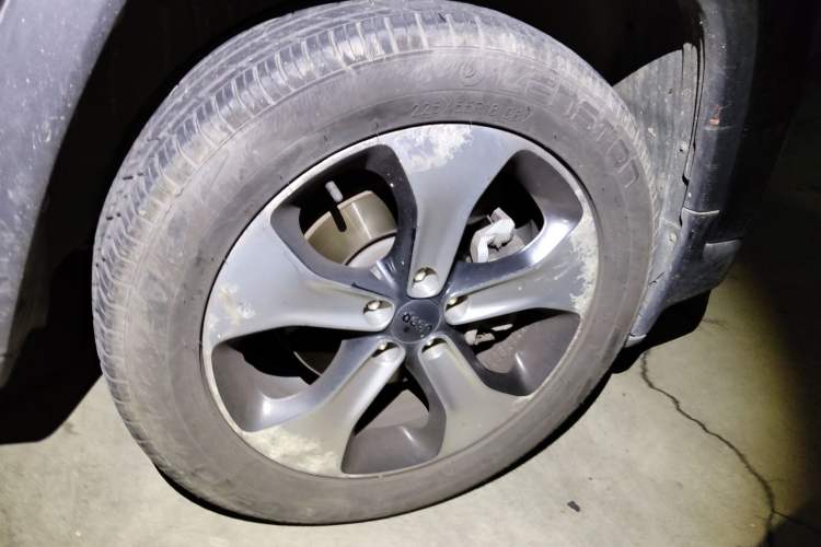 Used Jeep Compass 2017 200T Automatic Prestige Edition Right Front Wheel Hub