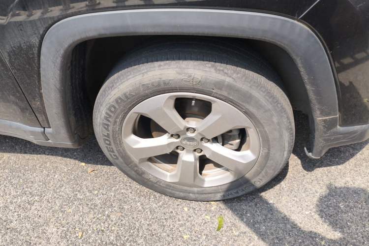 Used Jeep Compass 2017 200T Automatic Family Edition Right Front Wheel Hub