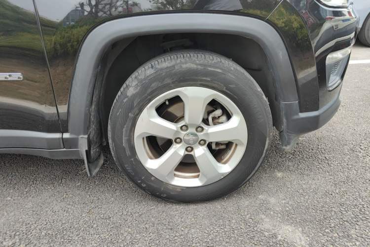 Used Jeep Compass 2017 200T Automatic Family Edition Right Front Wheel Hub