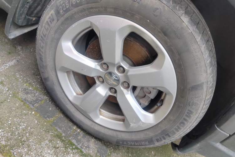Used Jeep Compass 2017 200T Automatic Family Edition Right Front Wheel Hub
