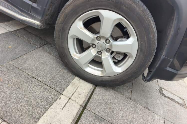 Used Jeep Compass 2017 200T Automatic Enjoyment Version Right Front Wheel Hub