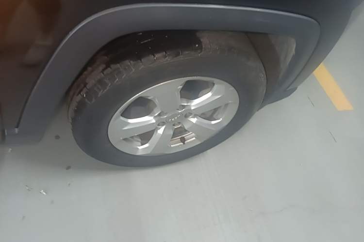 Used Jeep Compass 2017 200T Automatic Family Edition Right Front Wheel Hub