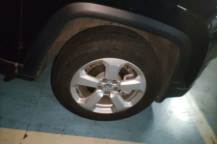 Used Jeep Compass 2017 200T Automatic Family Edition Right Front Wheel Hub