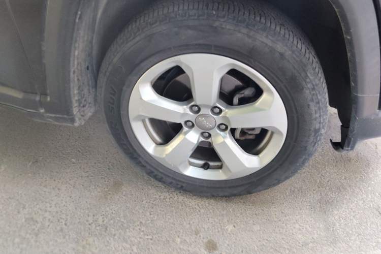 Used Jeep Compass 2017 200T Automatic Family Edition Right Front Wheel Hub