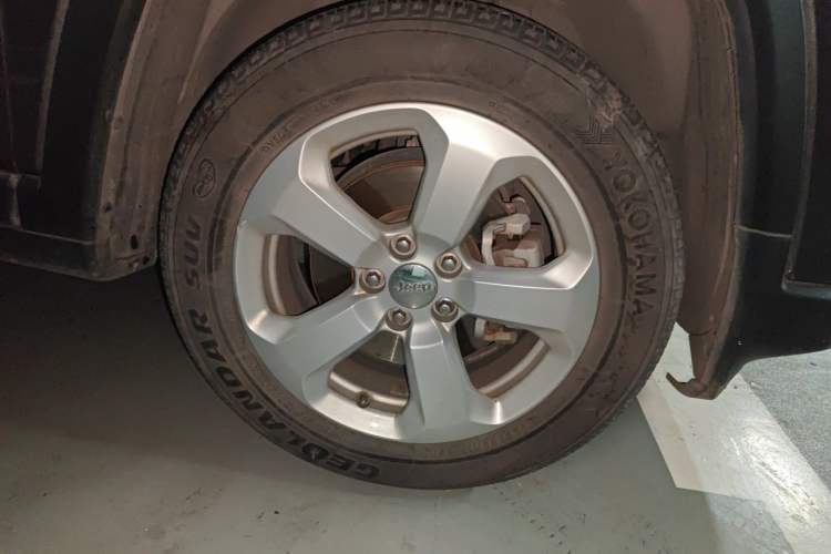 Used Jeep Compass 2017 200T Automatic Enjoyment Version Right Front Wheel Hub