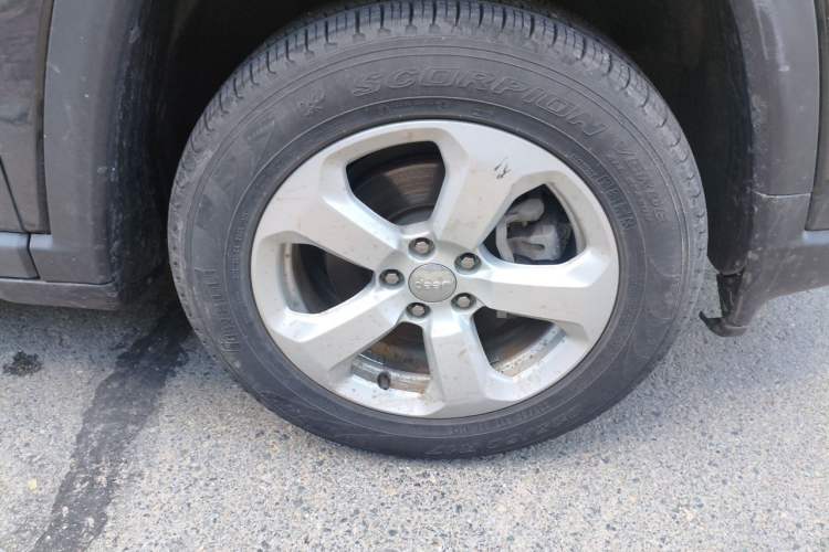 Used Jeep Compass 2017 200T Automatic Family Edition Right Front Wheel Hub