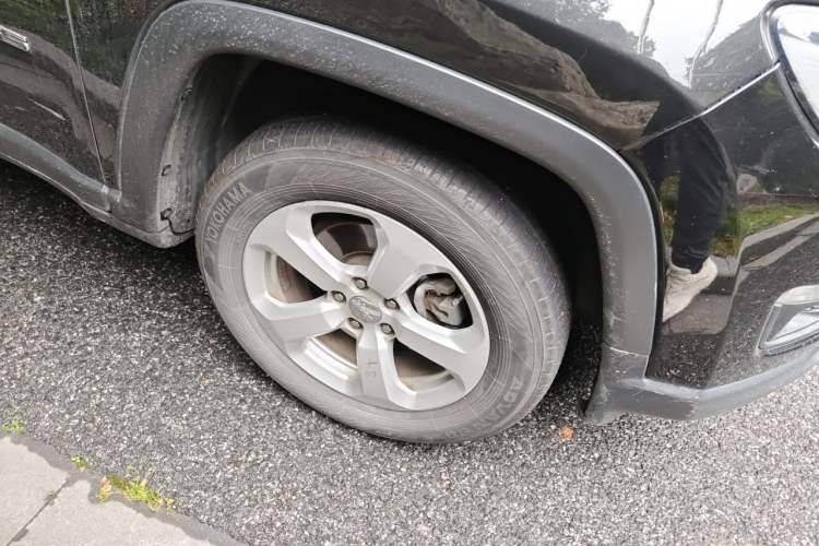 Used Jeep Compass 2017 200T Automatic Family Edition Right Front Wheel Hub