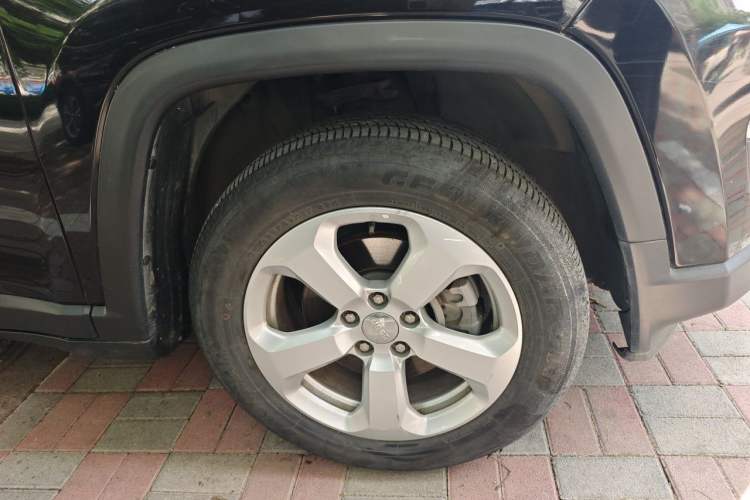 Used Jeep Compass 2017 200T Automatic Family Edition Right Front Wheel Hub