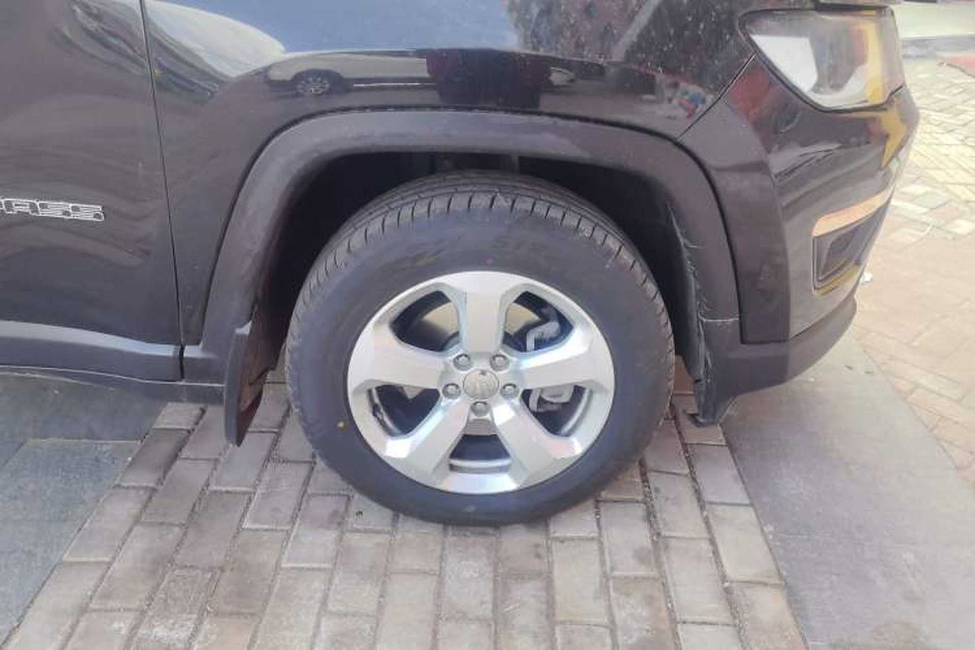 Used Jeep Compass 2017 200T Automatic Family Edition Right Front Wheel Hub