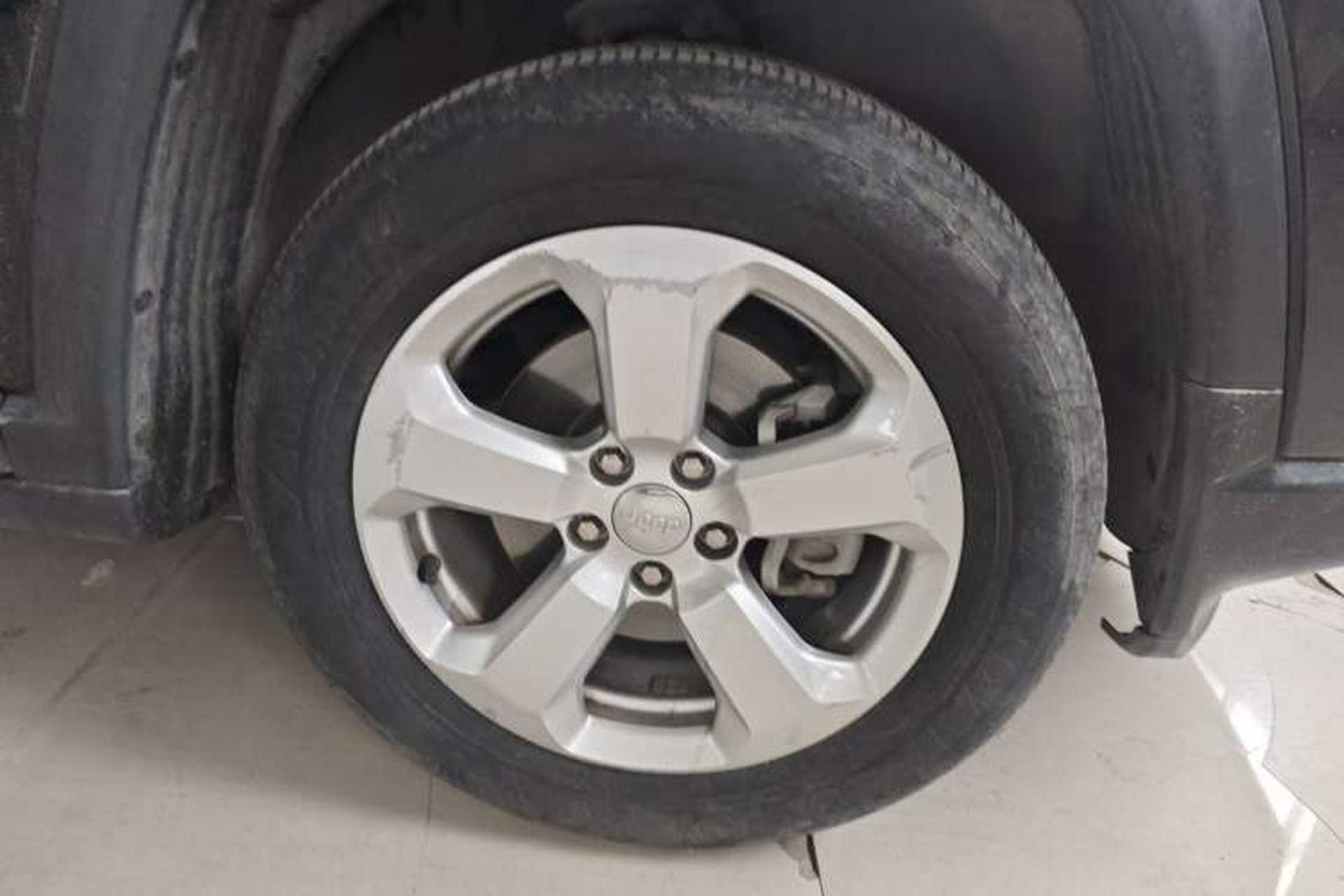 Used Jeep Compass 2017 200T Automatic Family Edition Right Front Wheel Hub
