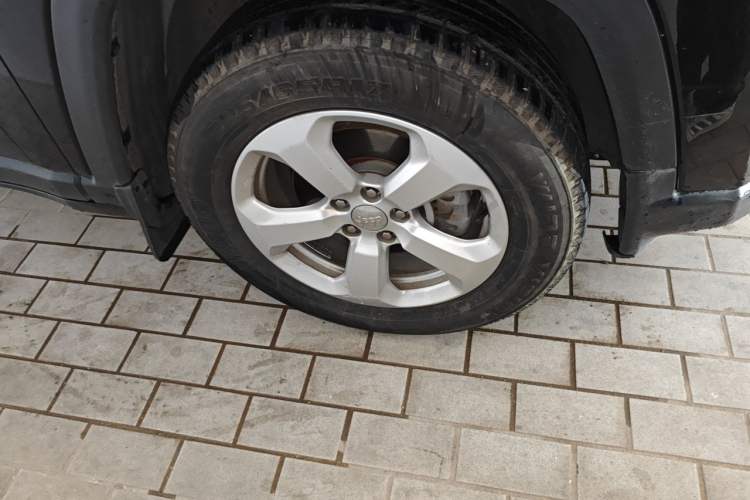 Used Jeep Compass 2017 200T Automatic Family Edition Right Front Wheel Hub