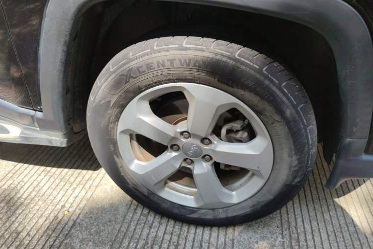 Used Jeep Compass 2017 200T Automatic Enjoyment Version Right Front Wheel Hub