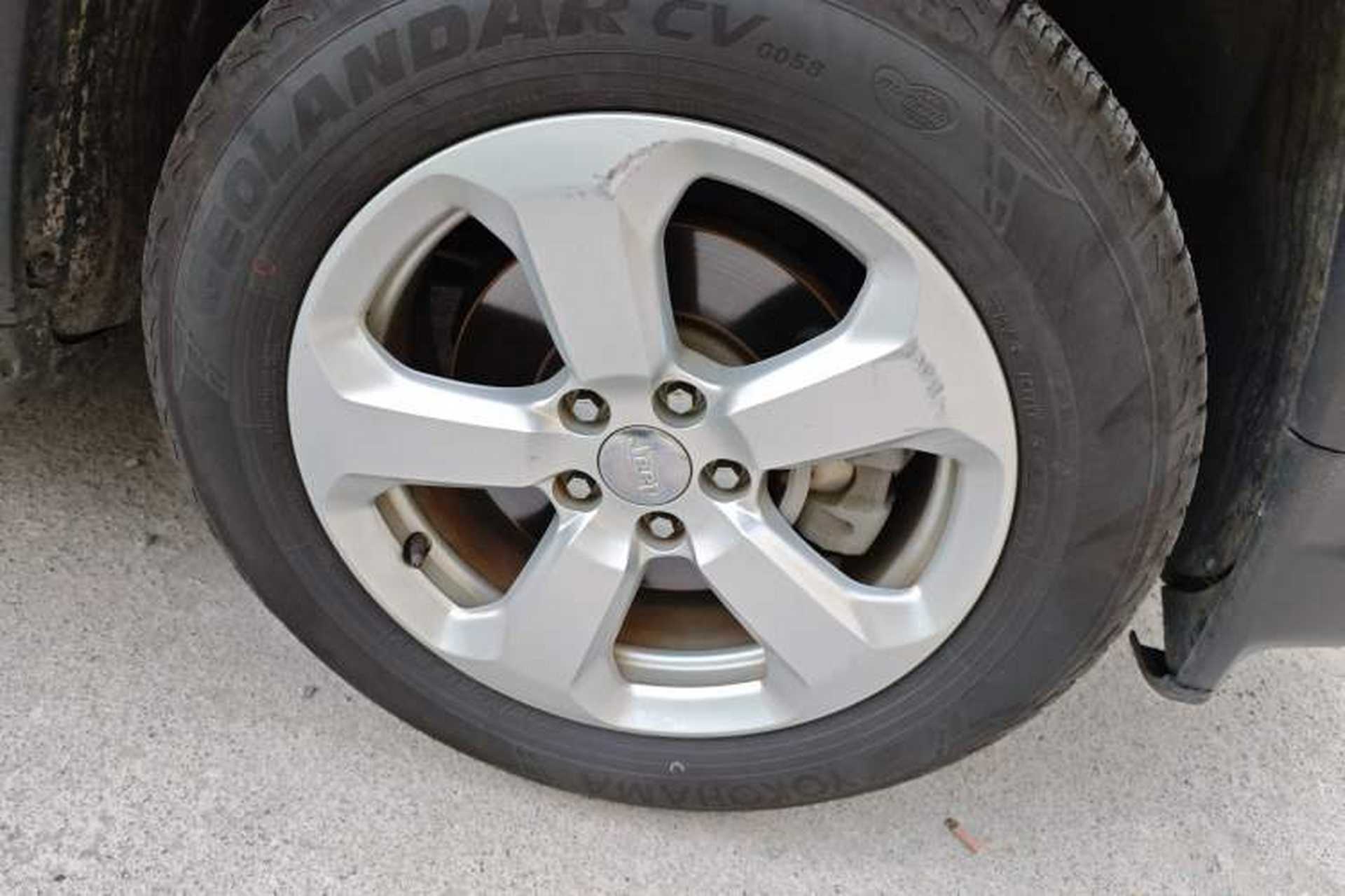 Used Jeep Compass 2017 200T Automatic Family Edition Right Front Wheel Hub