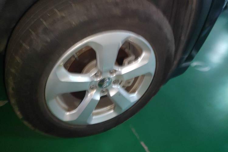 Used Jeep Compass 2017 200T Automatic Family Edition Right Front Wheel Hub